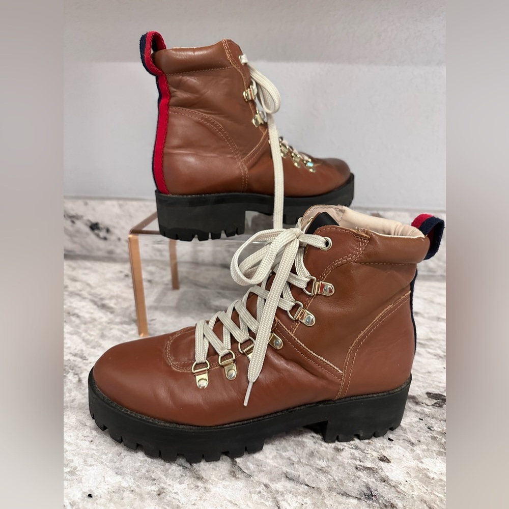 Steve Madden Women's leather Hiking Boot size 8.5